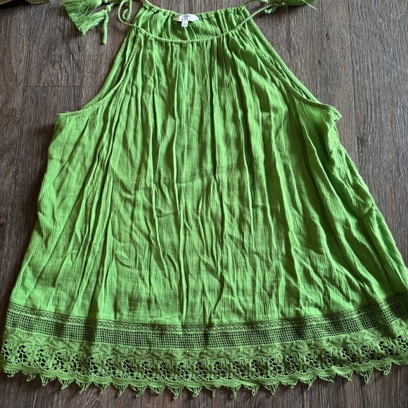 Crown & Ivy size large summer top - Picture 2 of 8